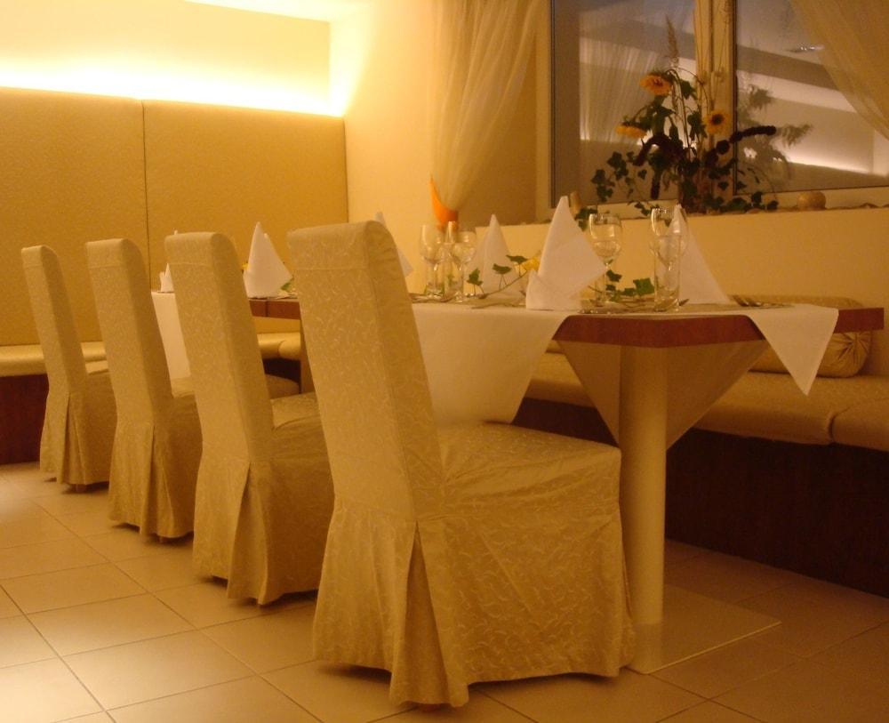 Ambient Hotel Domzale Exterior photo