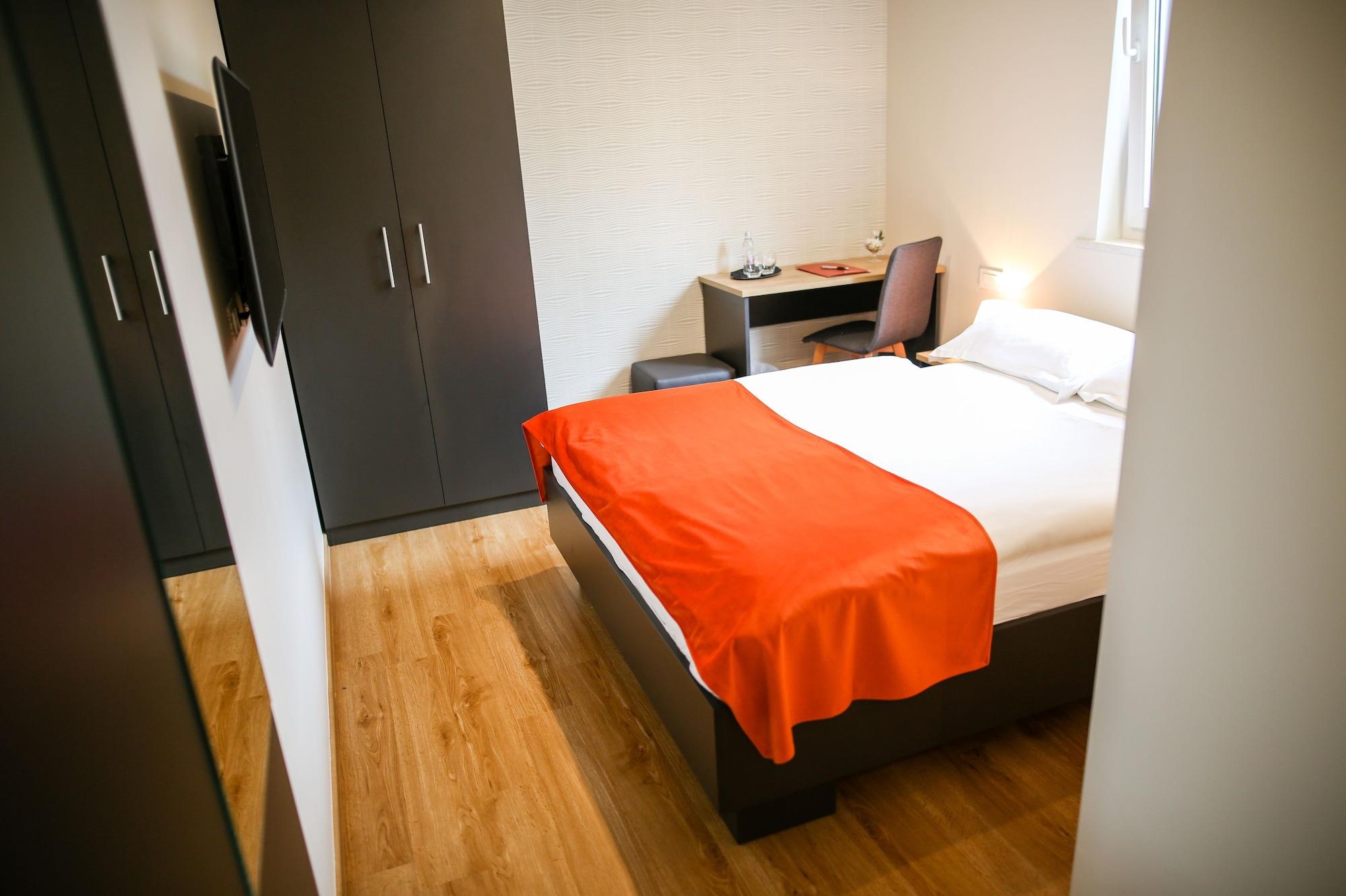 Ambient Hotel Domzale Exterior photo