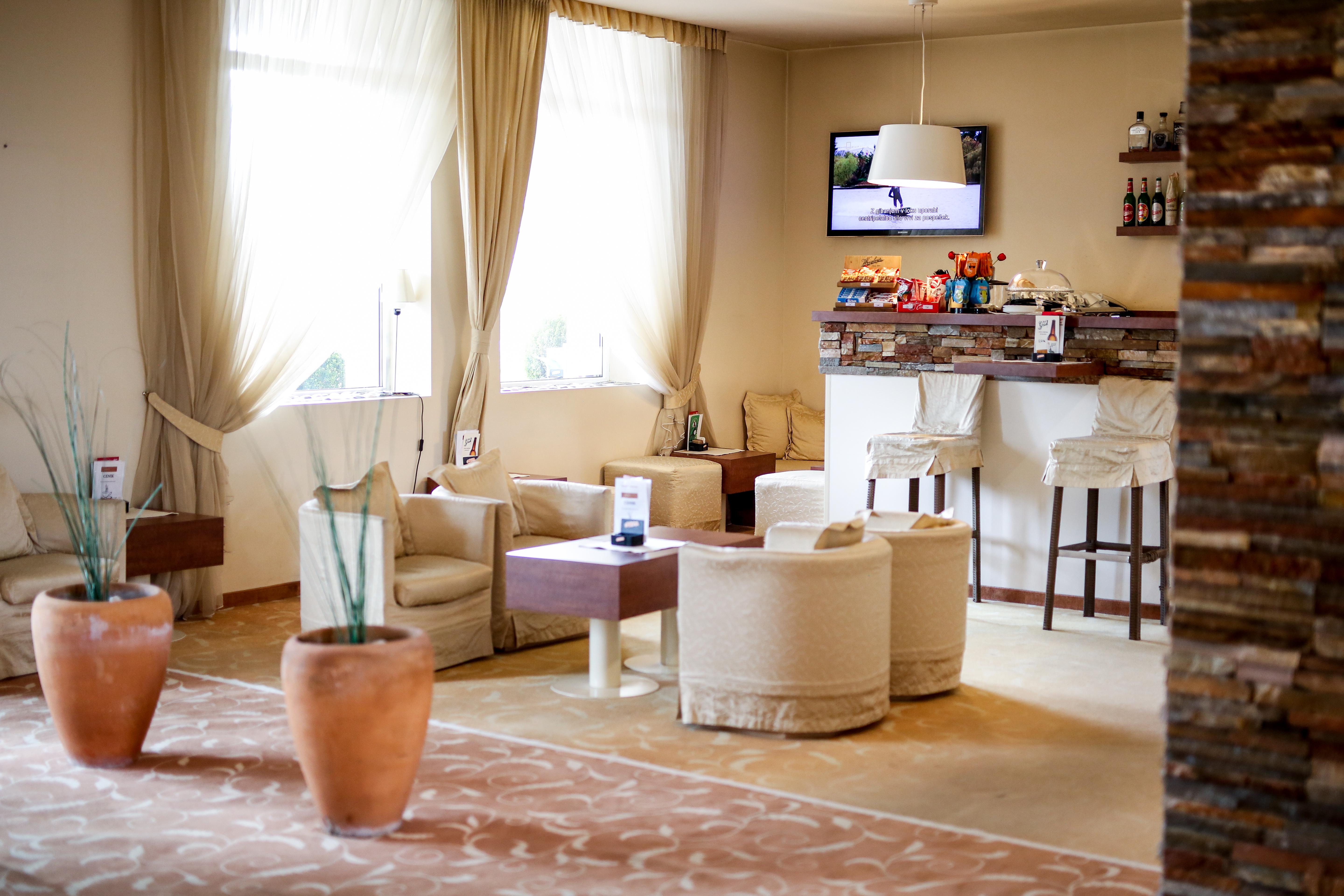 Ambient Hotel Domzale Exterior photo