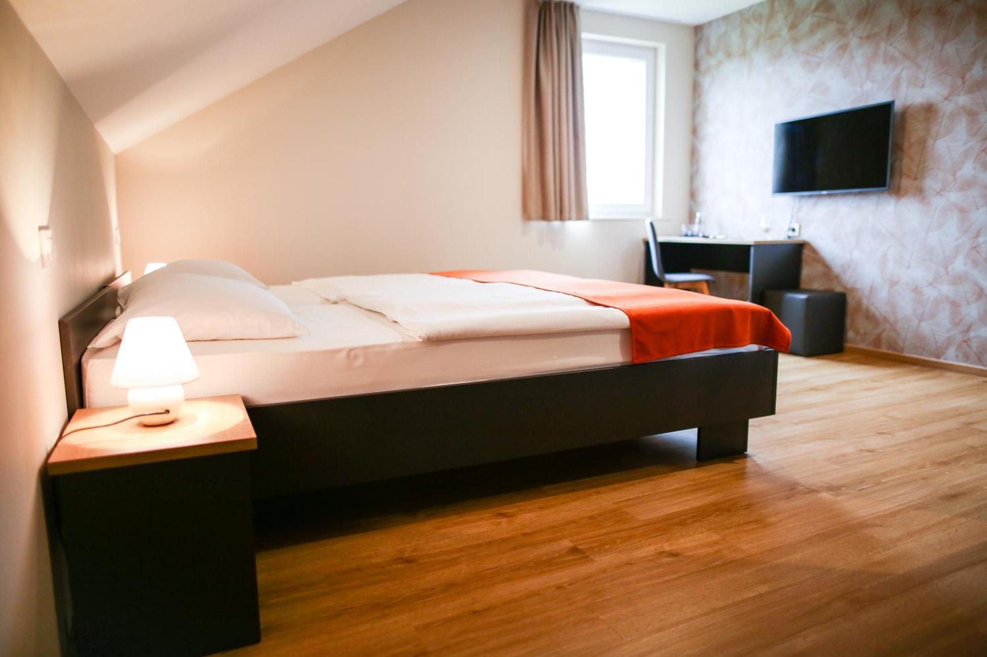 Ambient Hotel Domzale Exterior photo