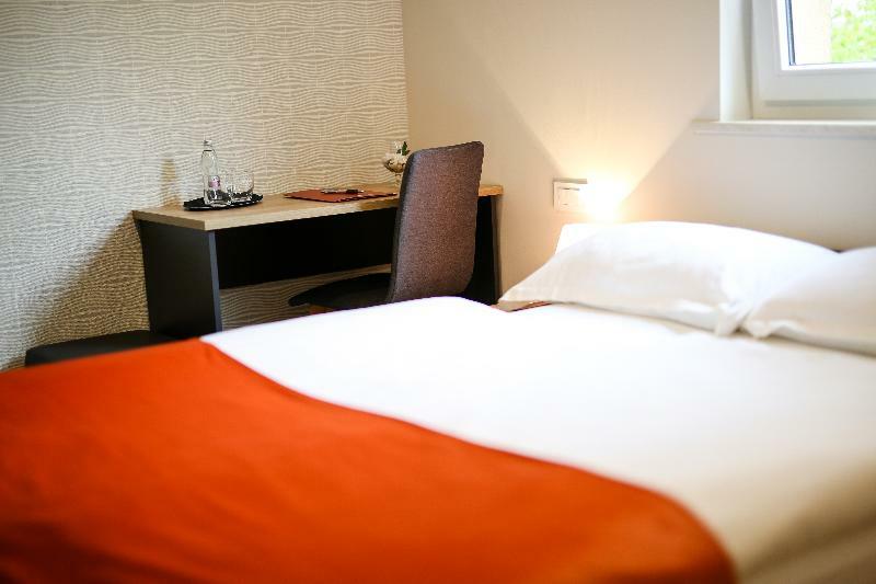 Ambient Hotel Domzale Exterior photo