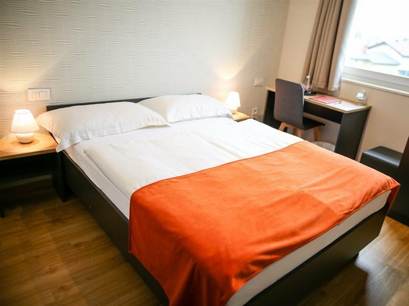 Ambient Hotel Domzale Exterior photo