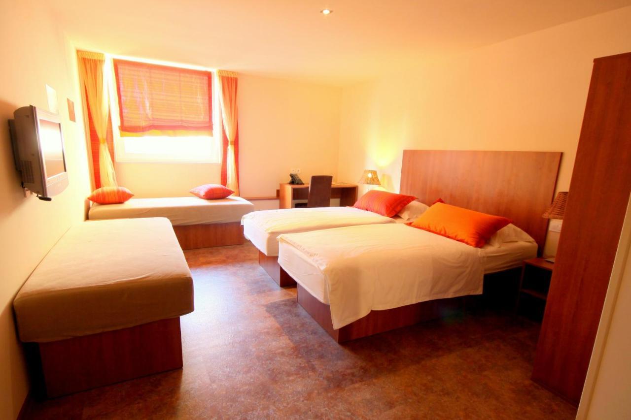 Ambient Hotel Domzale Exterior photo